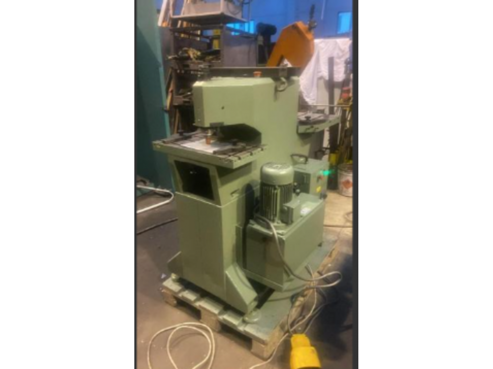 SCANTONATRICE RAINER ANGOLO FISSO+ PUNZONATRICE 150X3