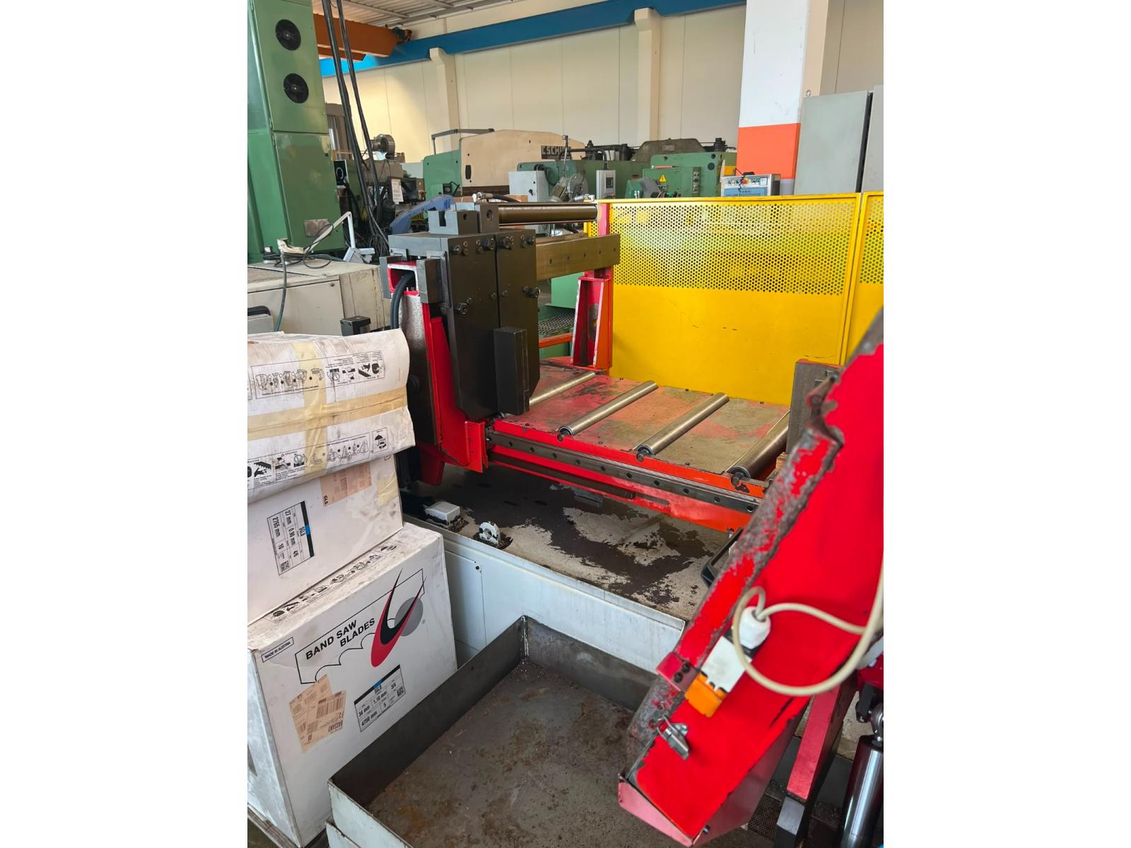 Segatrice automatica BTM a taglio a gradi