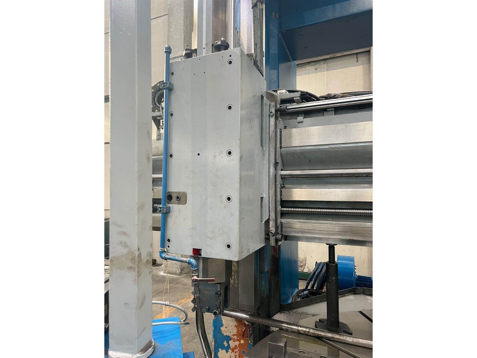 TORNIO VERTICALE OMBA TV 215 CNC