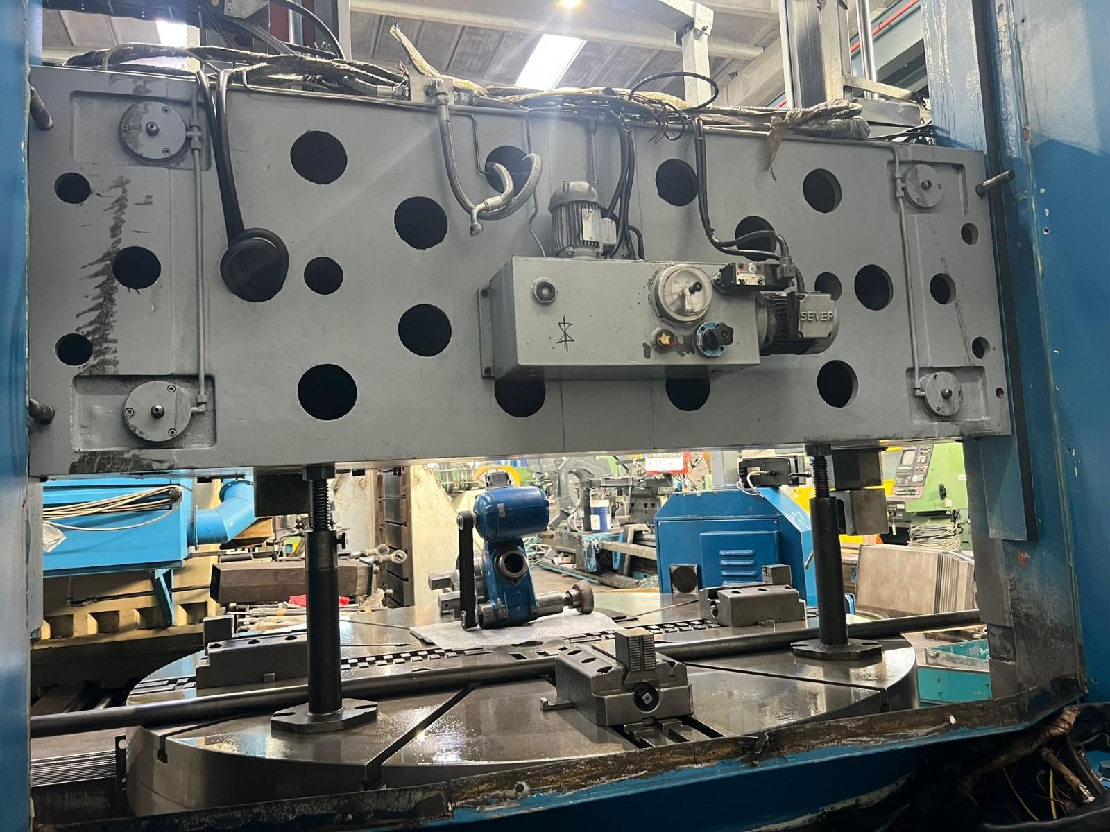 TORNIO VERTICALE OMBA TV 215 CNC