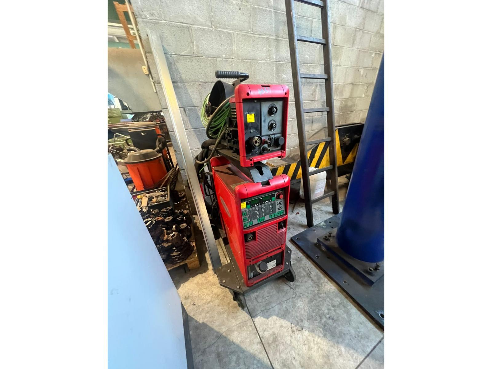 TRAVI DI SALDATURA REIS CON POSIZIONATORE E SALDATRICE