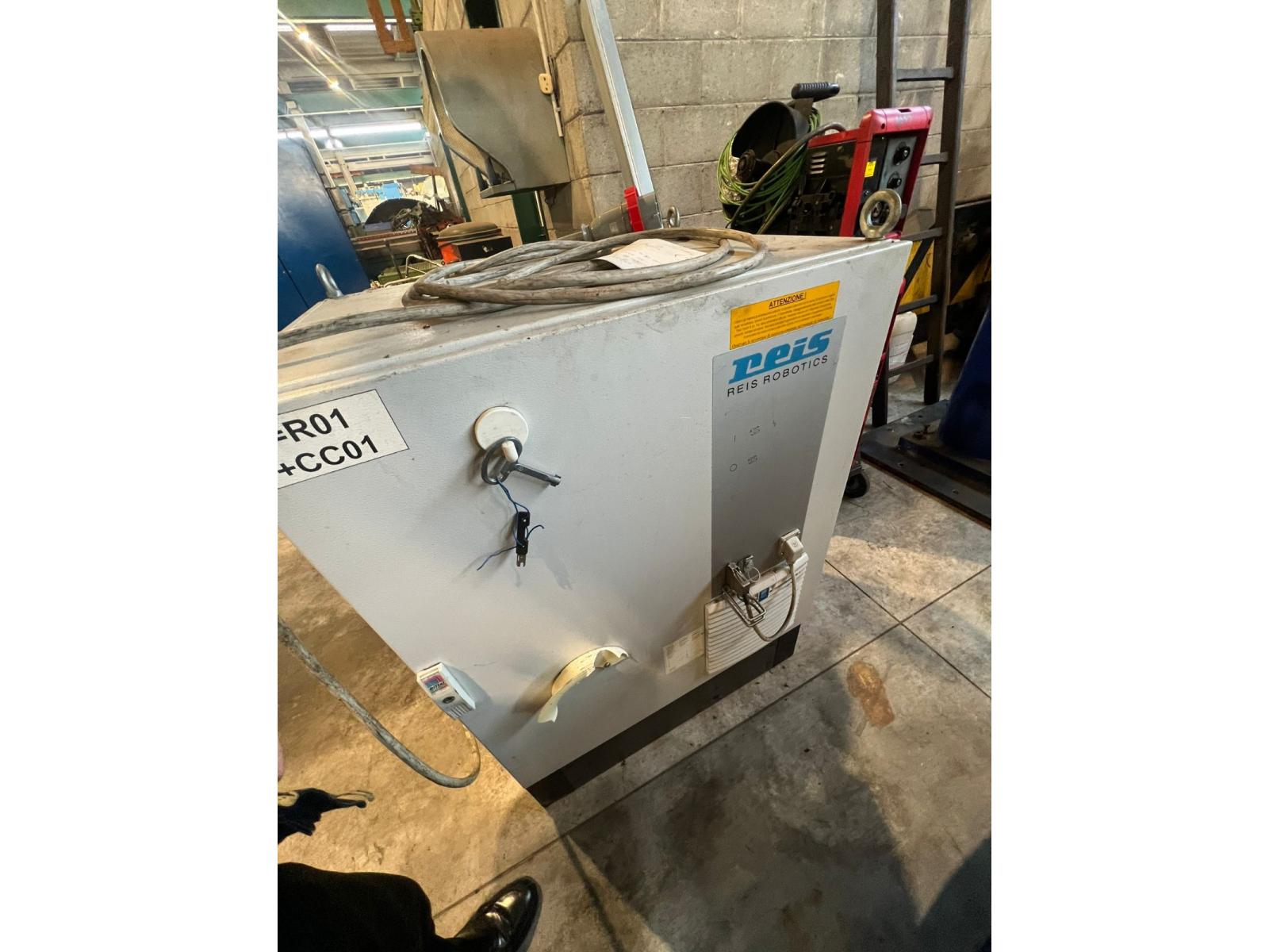 TRAVI DI SALDATURA REIS CON POSIZIONATORE E SALDATRICE