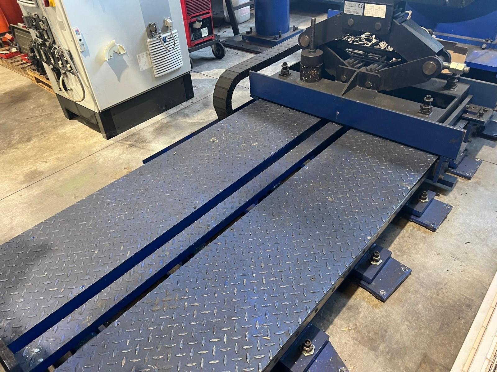 TRAVI DI SALDATURA REIS CON POSIZIONATORE E SALDATRICE