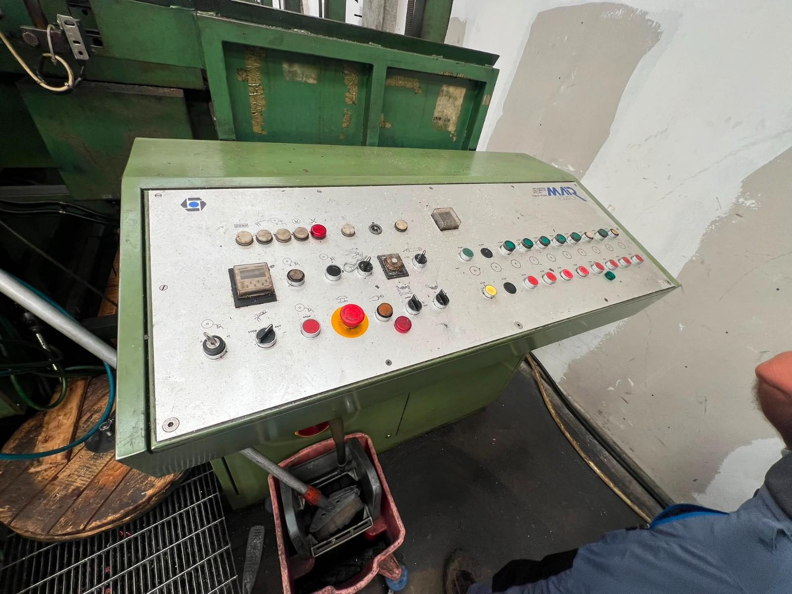 Troncatrice multipla MAIR TRA 2000 con caricatore