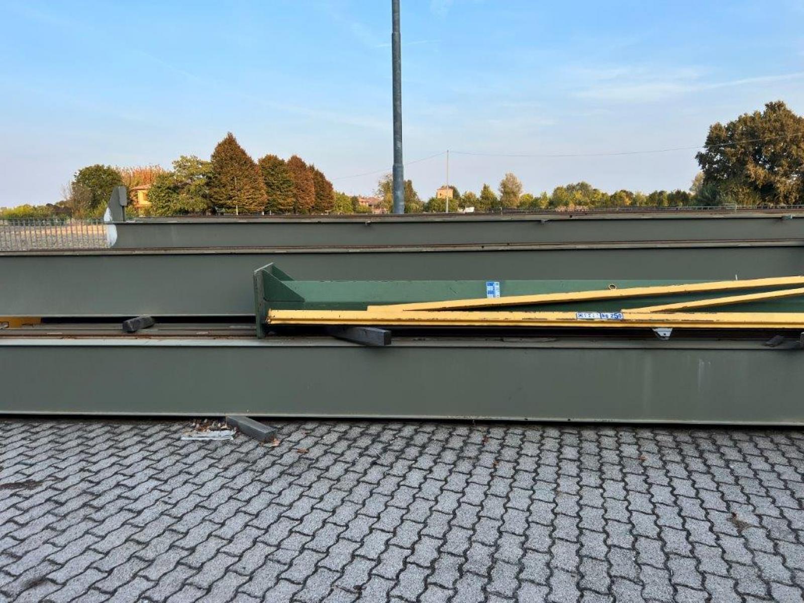 vie di corsa portata 8 ton 12 pezzi da 8400mm  larghezza 260mm